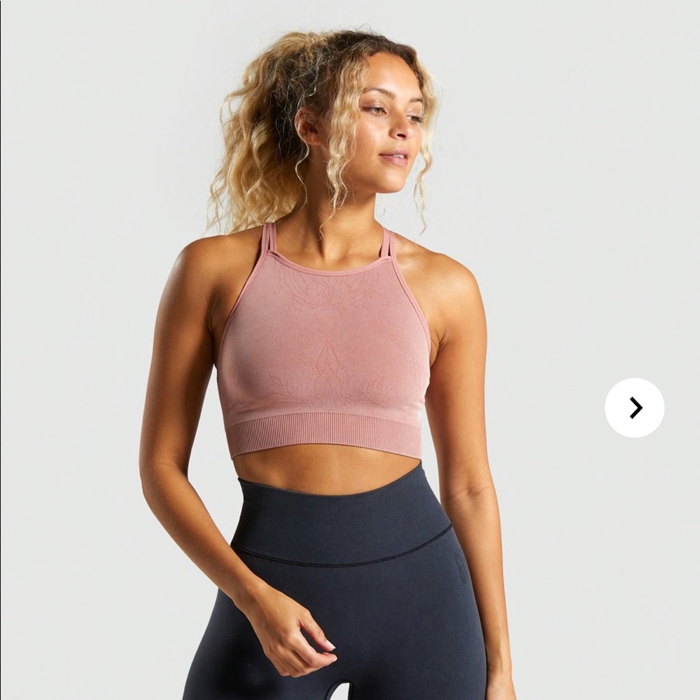 SOLD‼️Gymshark Studio Seamless Sports Bra